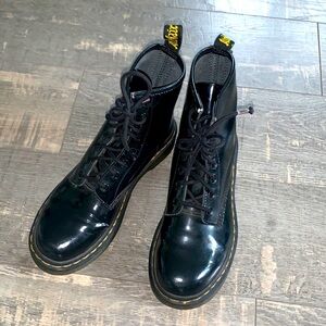 The original dr. Martens us size 8 NEW